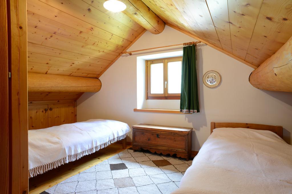 Grono Bed And Breakfast Da Kaethy Agriturismo الغرفة الصورة